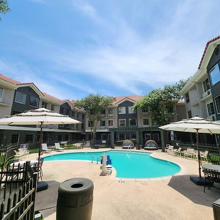 La Quinta By Wyndham Dallas - Addison Galleria Экстерьер фото