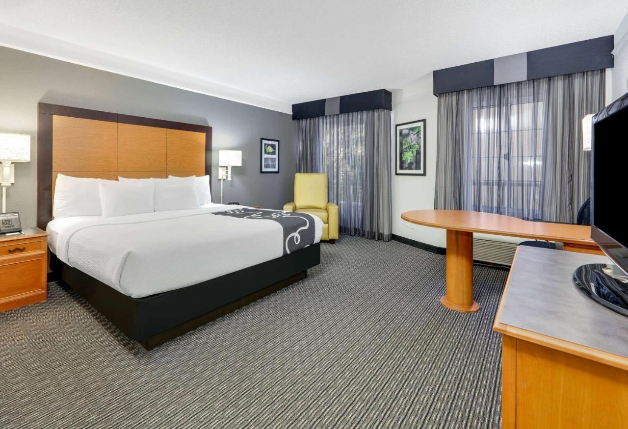 La Quinta By Wyndham Dallas - Addison Galleria Экстерьер фото