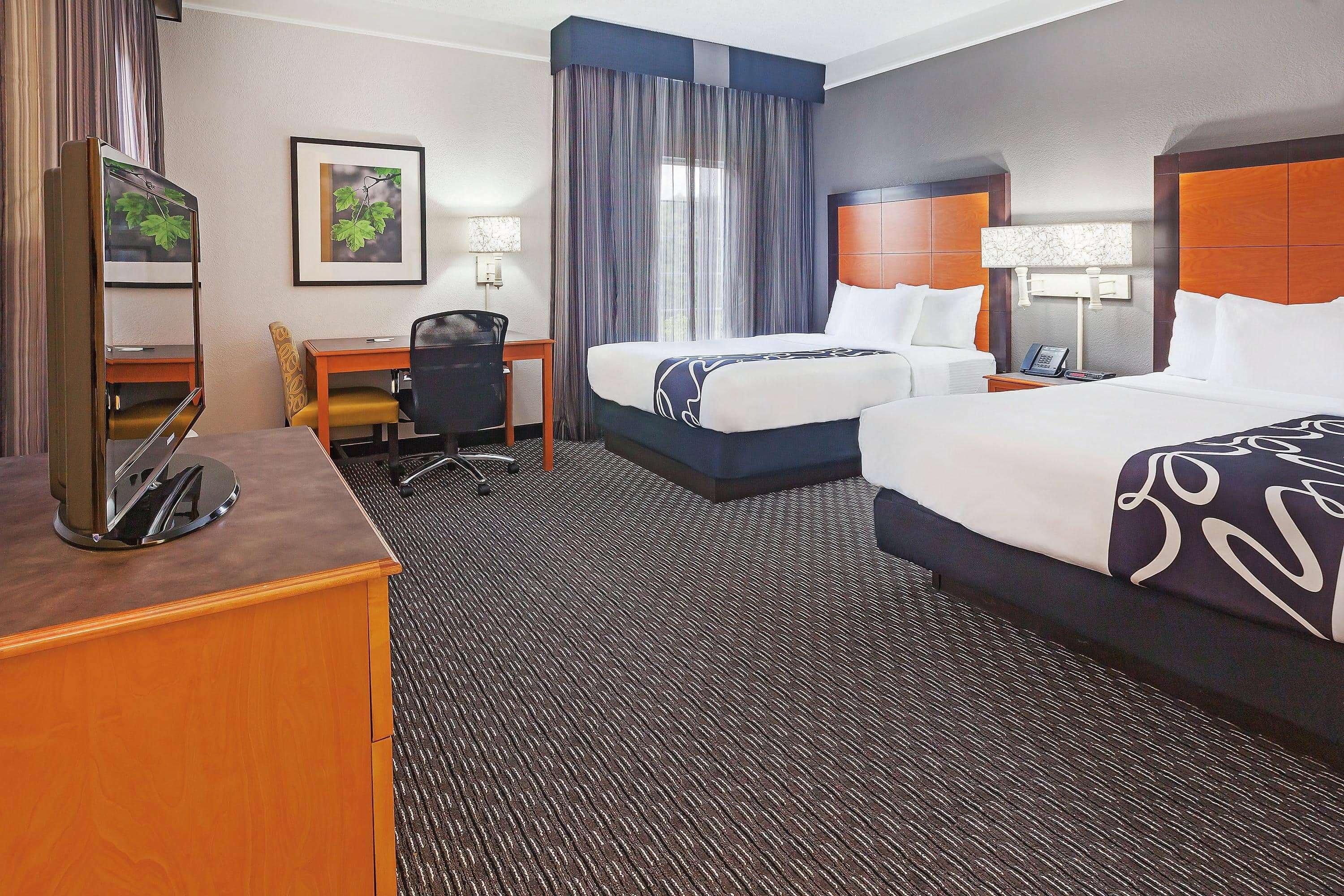 La Quinta By Wyndham Dallas - Addison Galleria Экстерьер фото