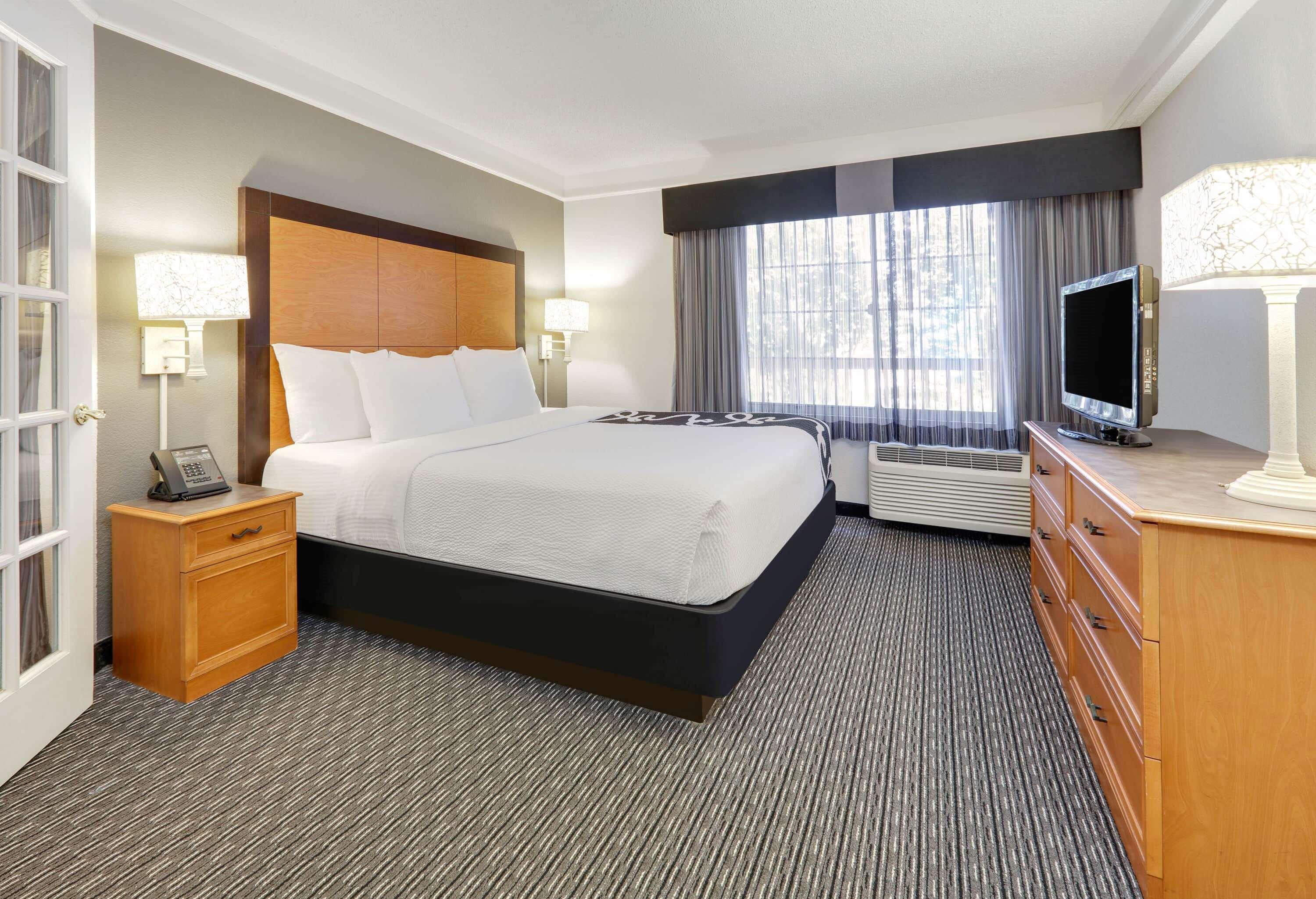 La Quinta By Wyndham Dallas - Addison Galleria Экстерьер фото
