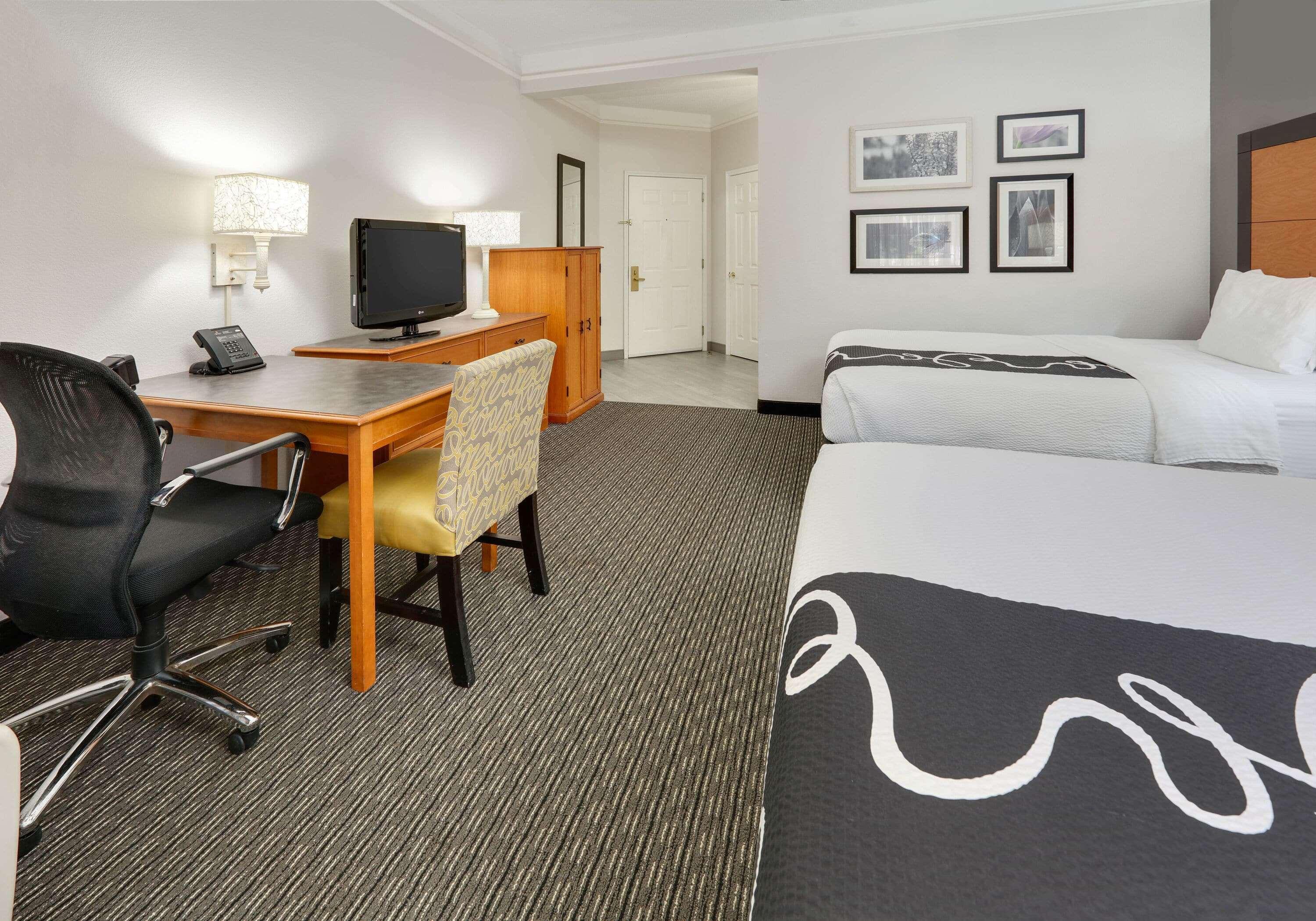 La Quinta By Wyndham Dallas - Addison Galleria Экстерьер фото