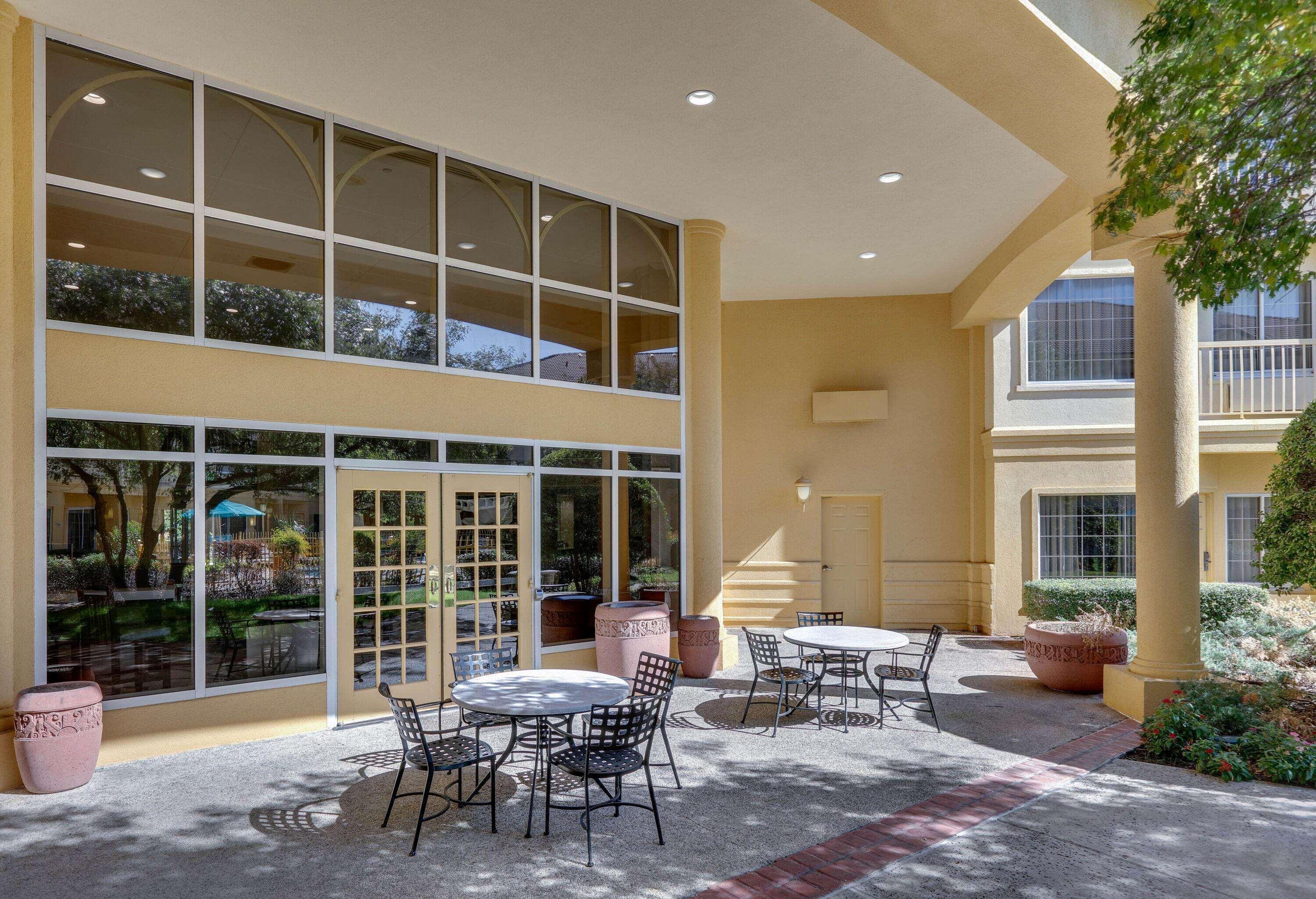 La Quinta By Wyndham Dallas - Addison Galleria Экстерьер фото
