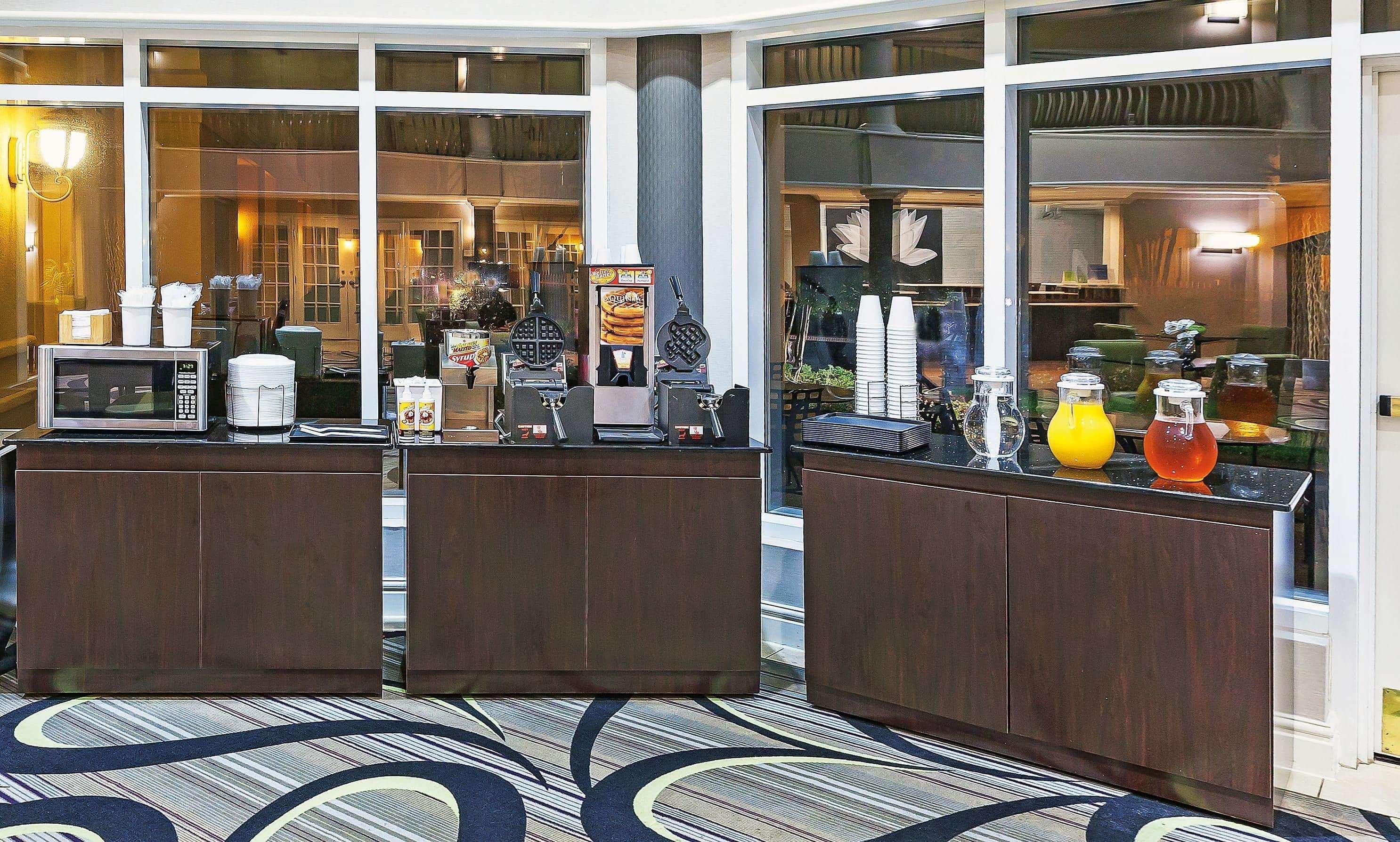 La Quinta By Wyndham Dallas - Addison Galleria Экстерьер фото