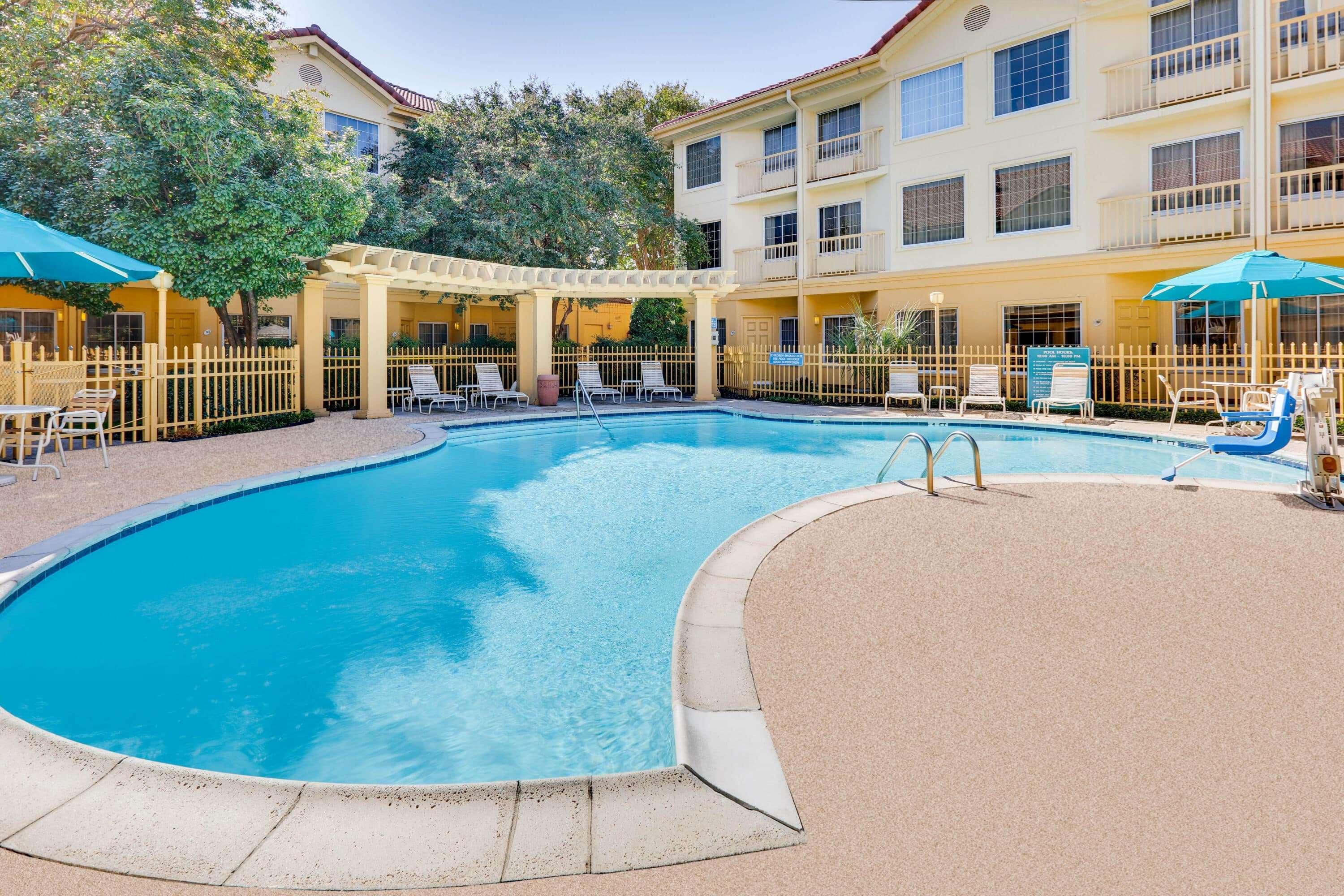 La Quinta By Wyndham Dallas - Addison Galleria Экстерьер фото