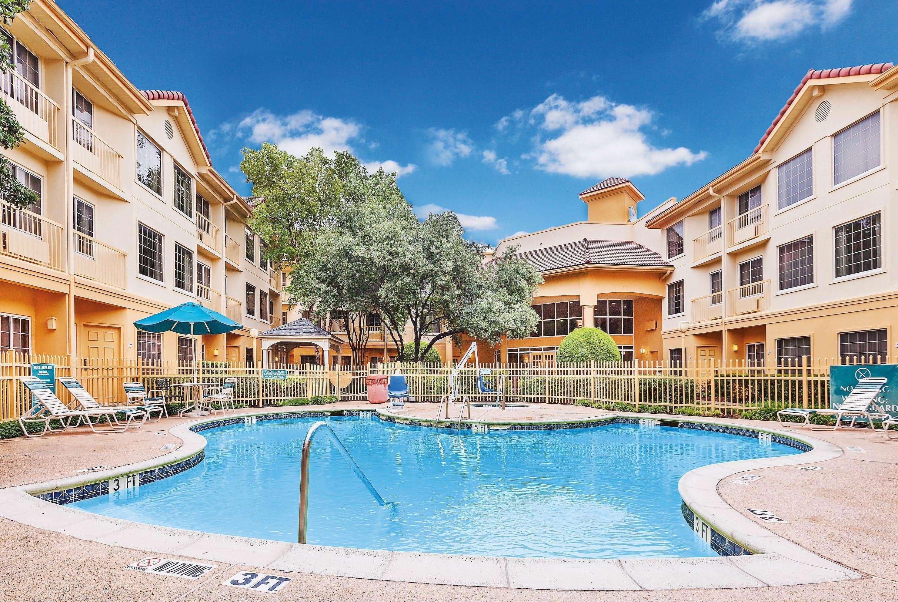 La Quinta By Wyndham Dallas - Addison Galleria Экстерьер фото