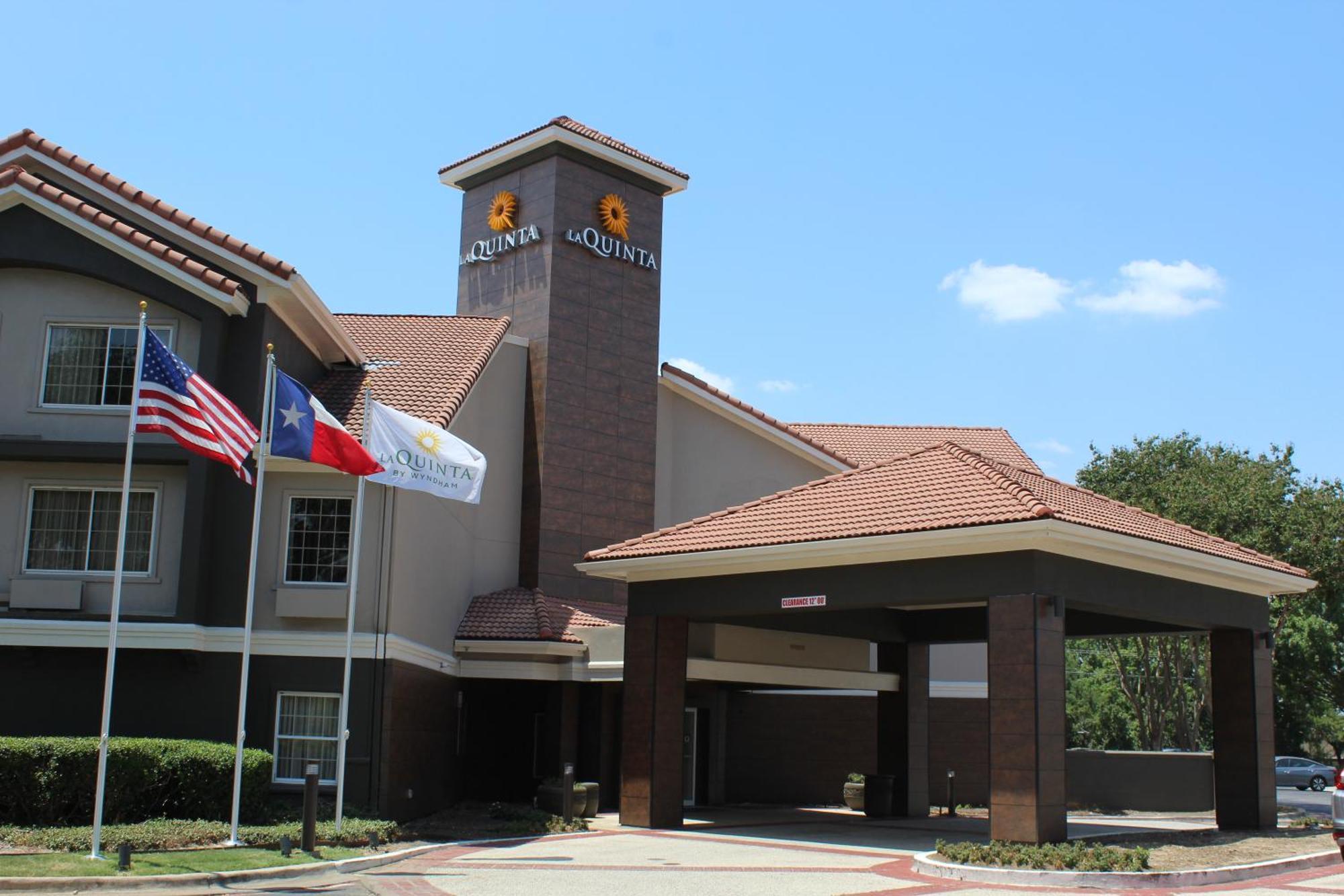 La Quinta By Wyndham Dallas - Addison Galleria Экстерьер фото