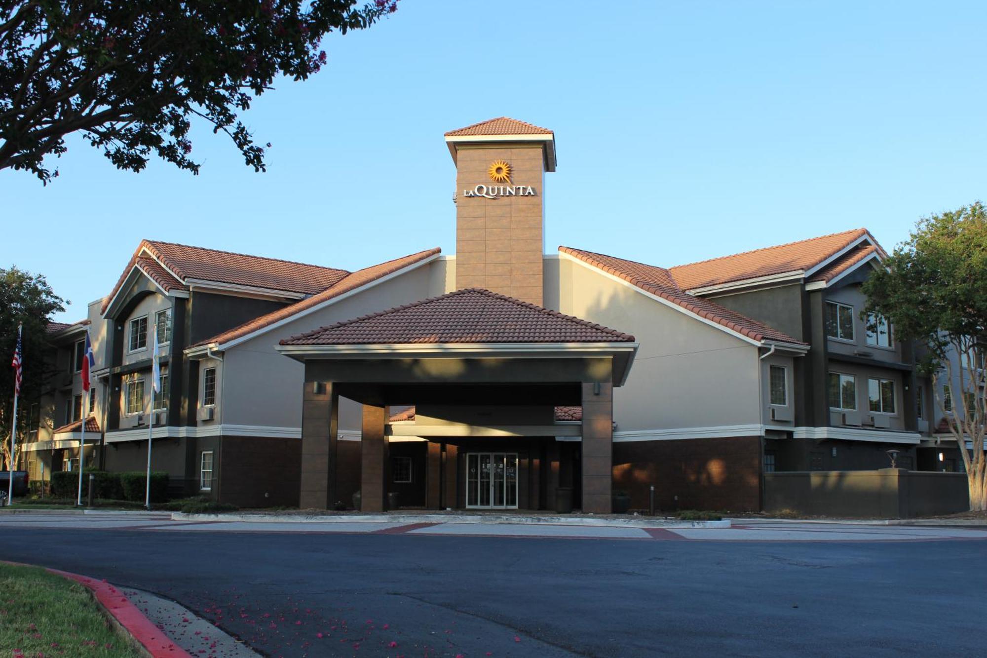 La Quinta By Wyndham Dallas - Addison Galleria Экстерьер фото