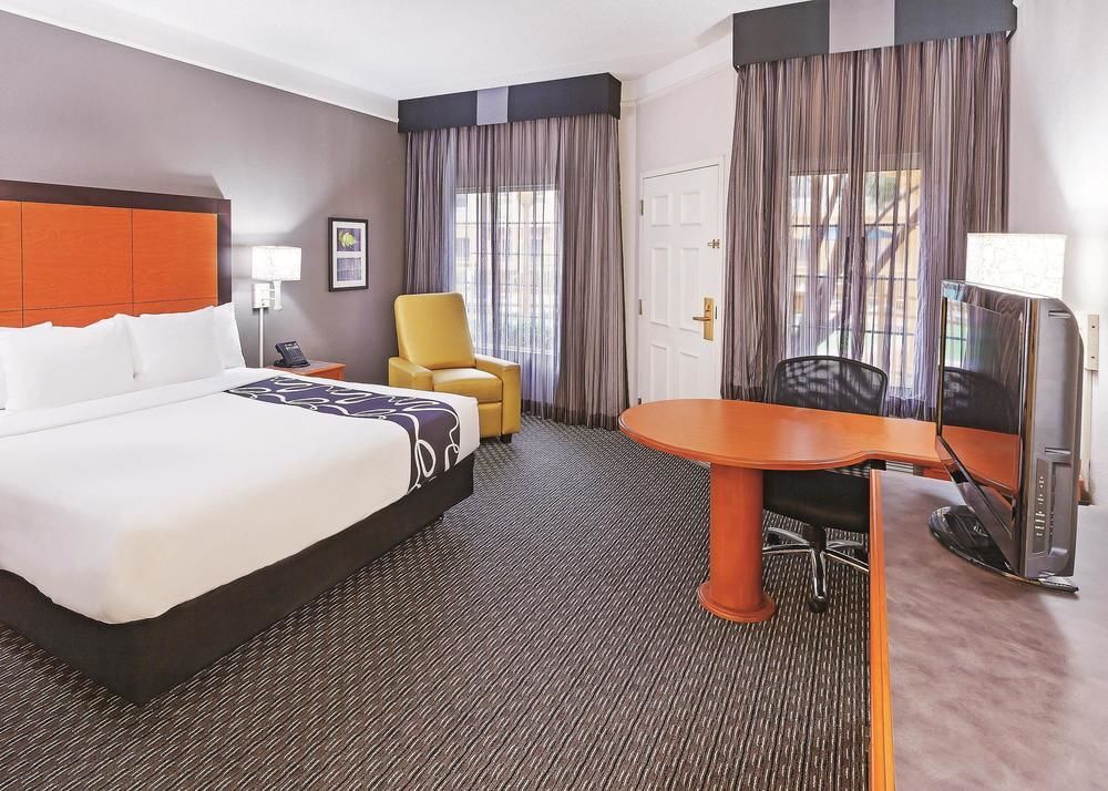 La Quinta By Wyndham Dallas - Addison Galleria Экстерьер фото